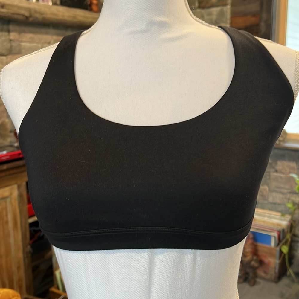 Victoria’s Secret black strappy sports bra